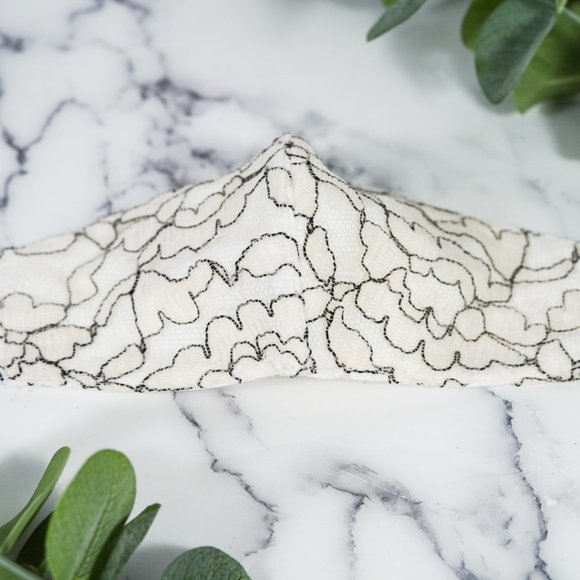 Charming face mask, 3 layers with filter pocket - Picture 2 of 8